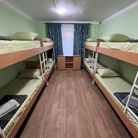 Fox Hostel Киев Екстериор снимка