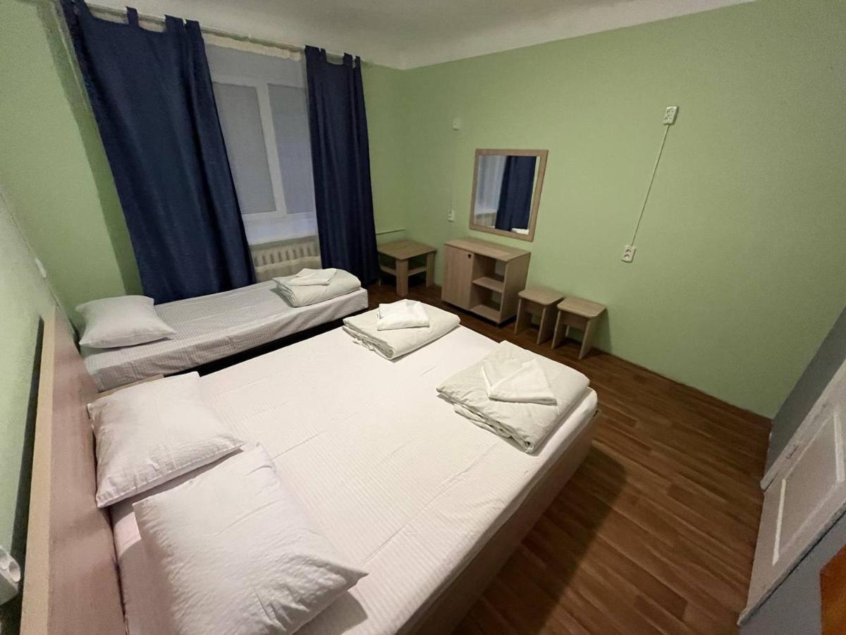 Fox Hostel Киев Екстериор снимка