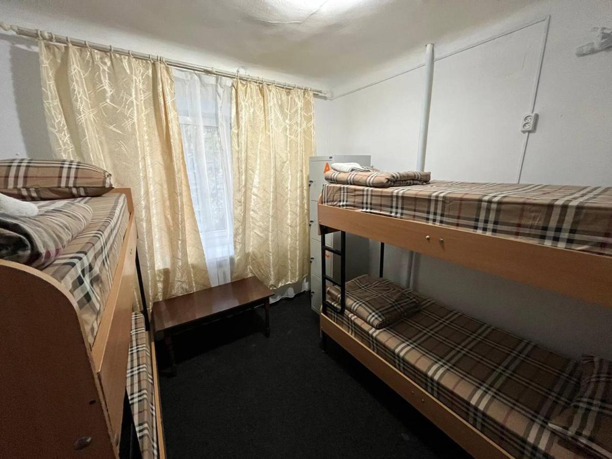 Fox Hostel Киев Екстериор снимка